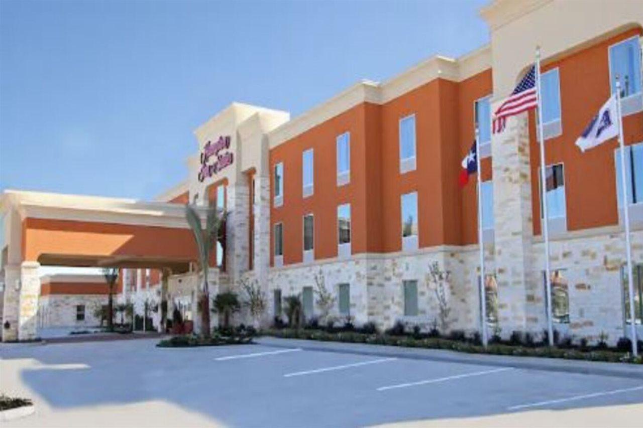 Hampton Inn & Suites Winnie Eksteriør billede