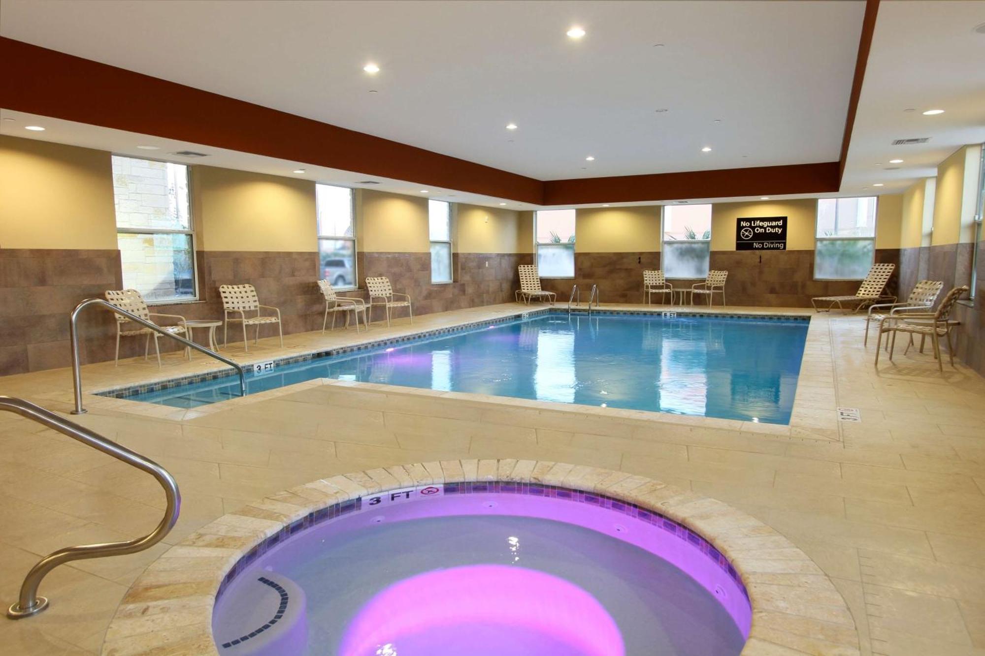 Hampton Inn & Suites Winnie Eksteriør billede