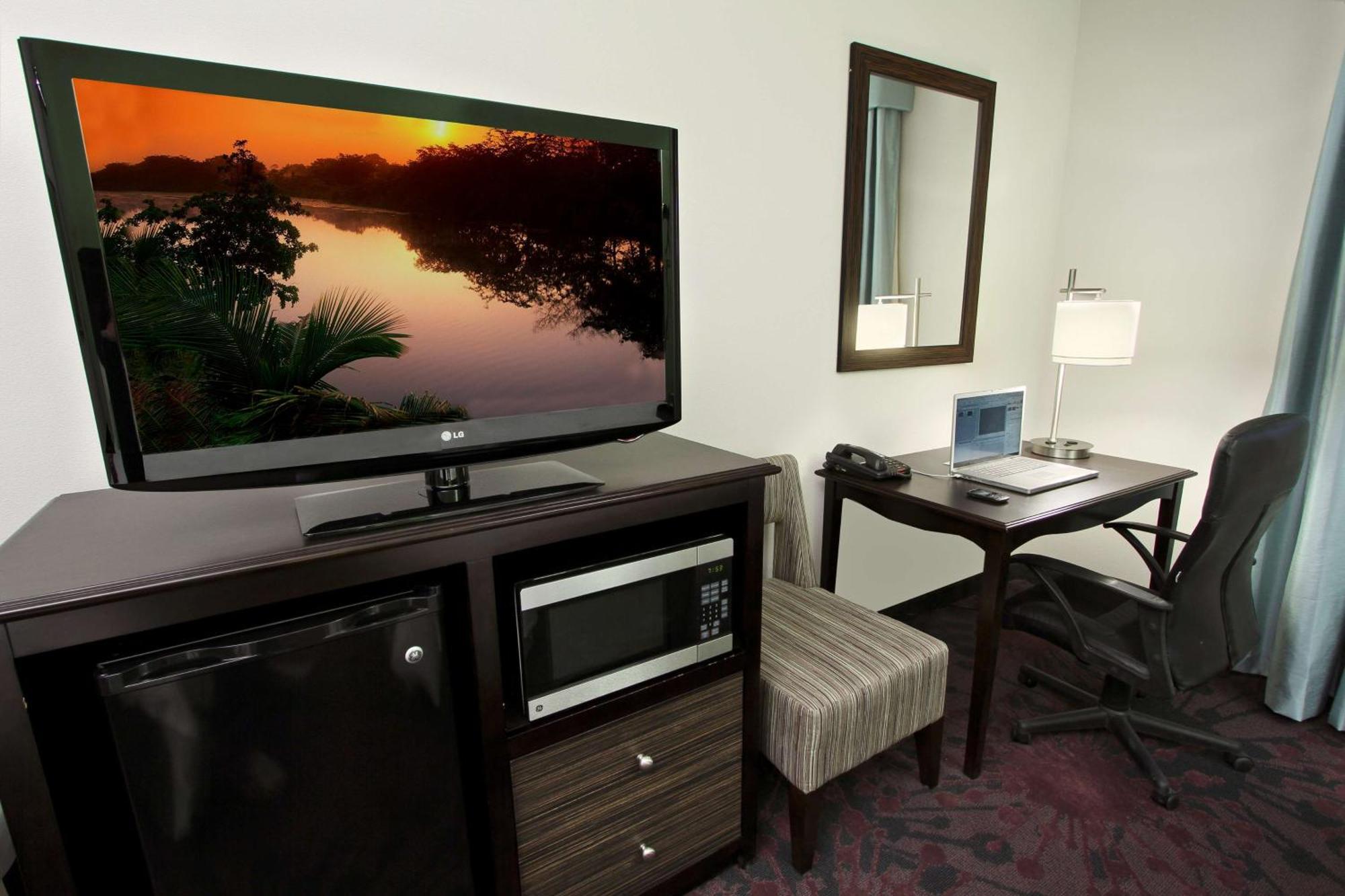 Hampton Inn & Suites Winnie Eksteriør billede