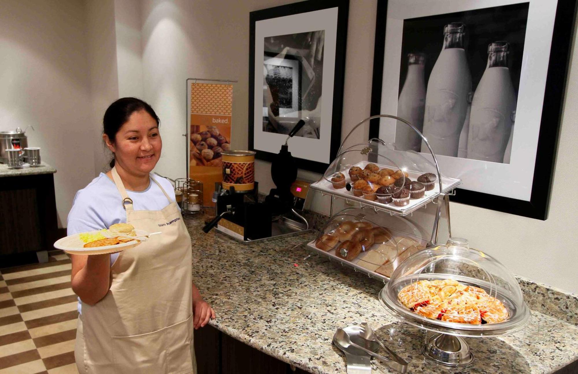 Hampton Inn & Suites Winnie Eksteriør billede